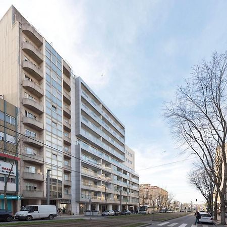 Lovelystay - 1Br Flat With Stunning Views Over Porto Vila Nova de Gaia Extérieur photo