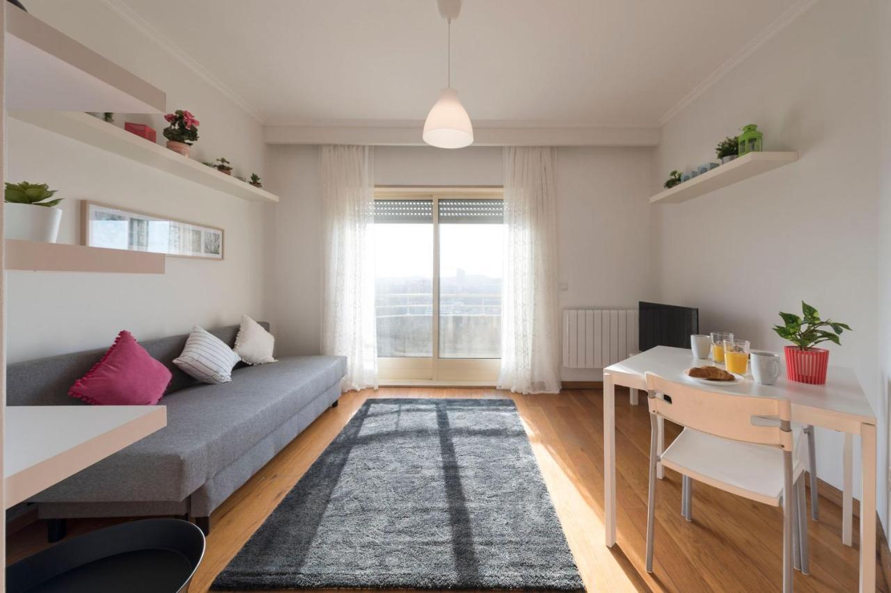 Lovelystay - 1Br Flat With Stunning Views Over Porto Vila Nova de Gaia Extérieur photo