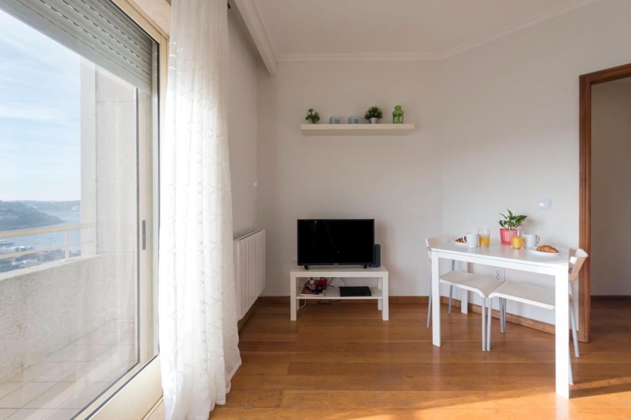 Lovelystay - 1Br Flat With Stunning Views Over Porto Vila Nova de Gaia Extérieur photo