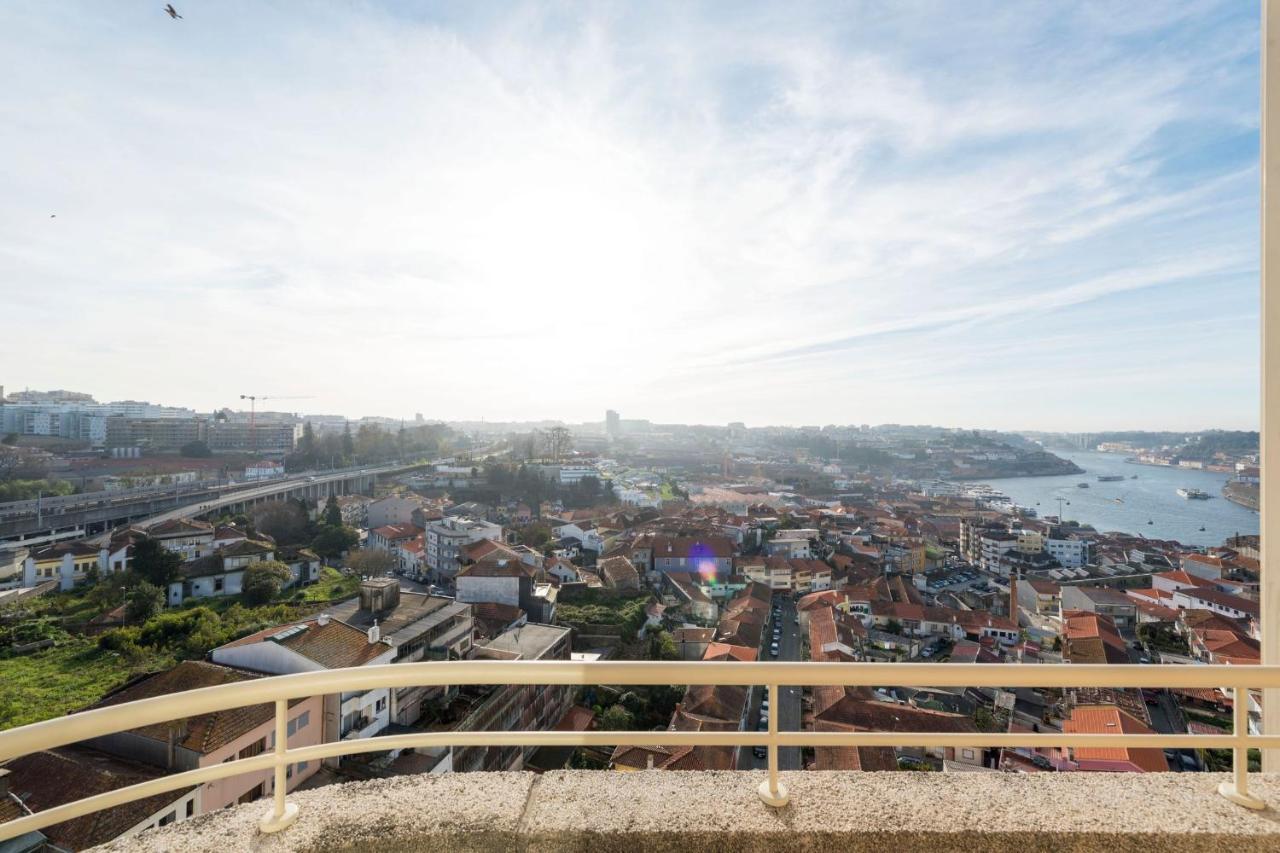 Lovelystay - 1Br Flat With Stunning Views Over Porto Vila Nova de Gaia Extérieur photo