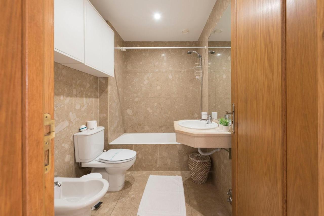 Lovelystay - 1Br Flat With Stunning Views Over Porto Vila Nova de Gaia Extérieur photo