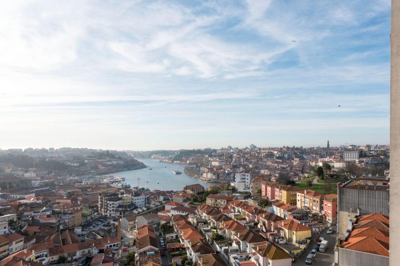 Lovelystay - 1Br Flat With Stunning Views Over Porto Vila Nova de Gaia Extérieur photo