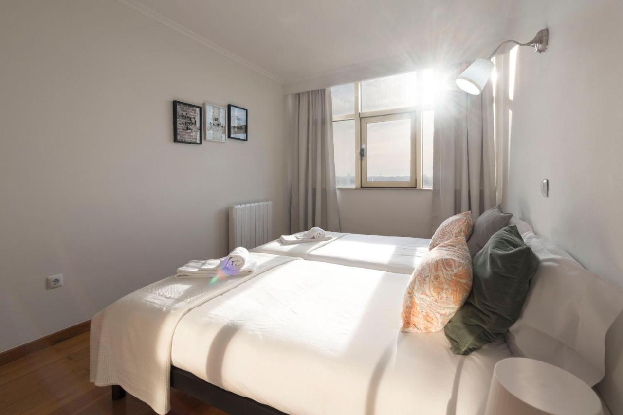 Lovelystay - 1Br Flat With Stunning Views Over Porto Vila Nova de Gaia Extérieur photo